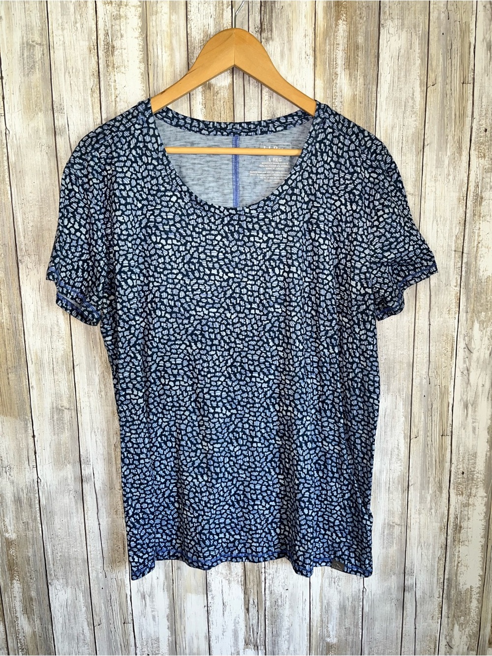 L.L.Bean Large Blue Abstract Print Stretch Performance Tee Top